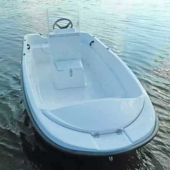 Стеклопластиковая лодка Пингвин с консолью (тримаран) в Костроме