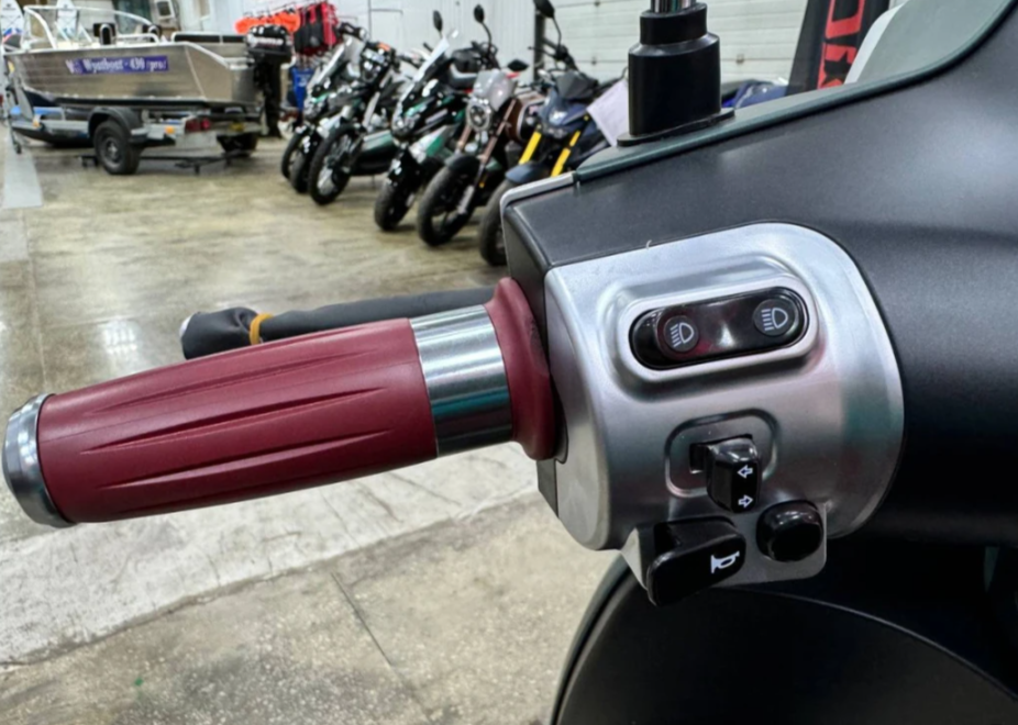 Скутер PROMAX Miami 240 (49) в Костроме