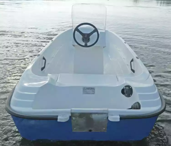 Стеклопластиковая лодка Пингвин с консолью (тримаран) в Костроме