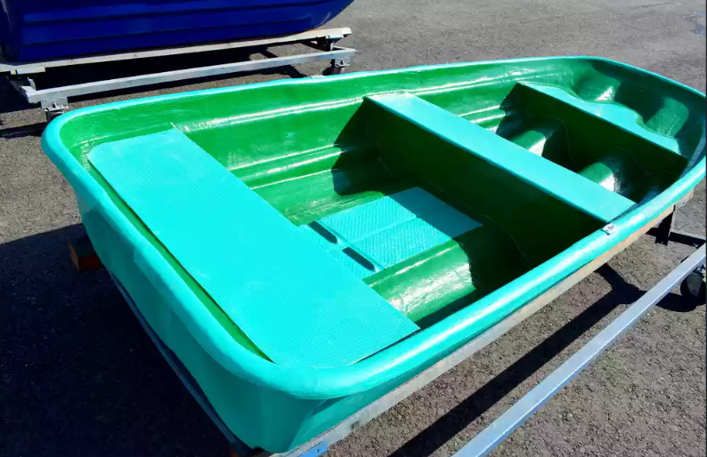 Стеклопластиковая лодка Старт (тримаран) в Костроме