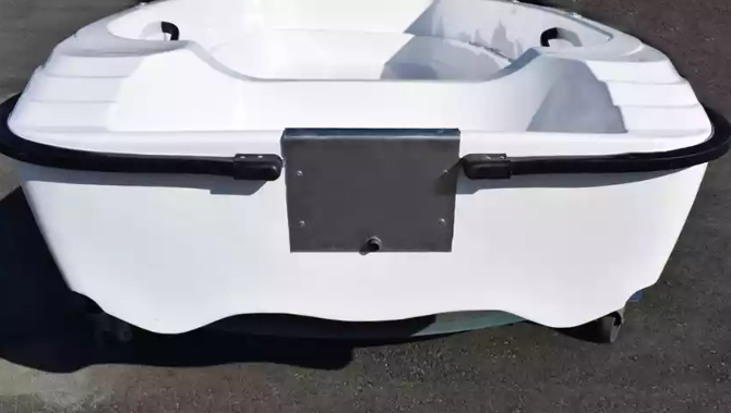 Стеклопластиковая лодка Пингвин (тримаран) в Костроме