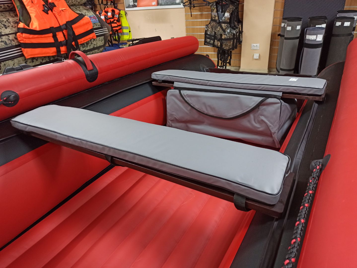 КОМПЛЕКТ МЯГКИХ НАКЛАДОК С СУМКОЙ ДЛЯ ЛОДОК 110Х20 СЕРЫЙ в Костроме