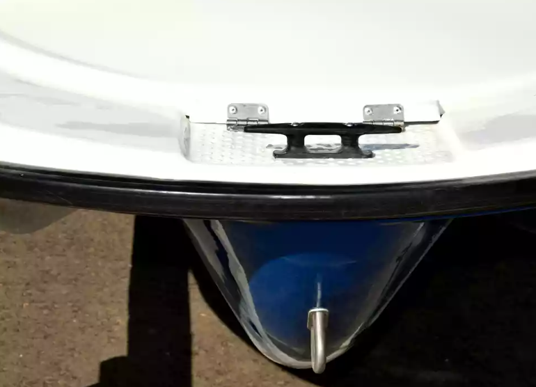 Стеклопластиковая лодка Пингвин с консолью (тримаран) в Костроме