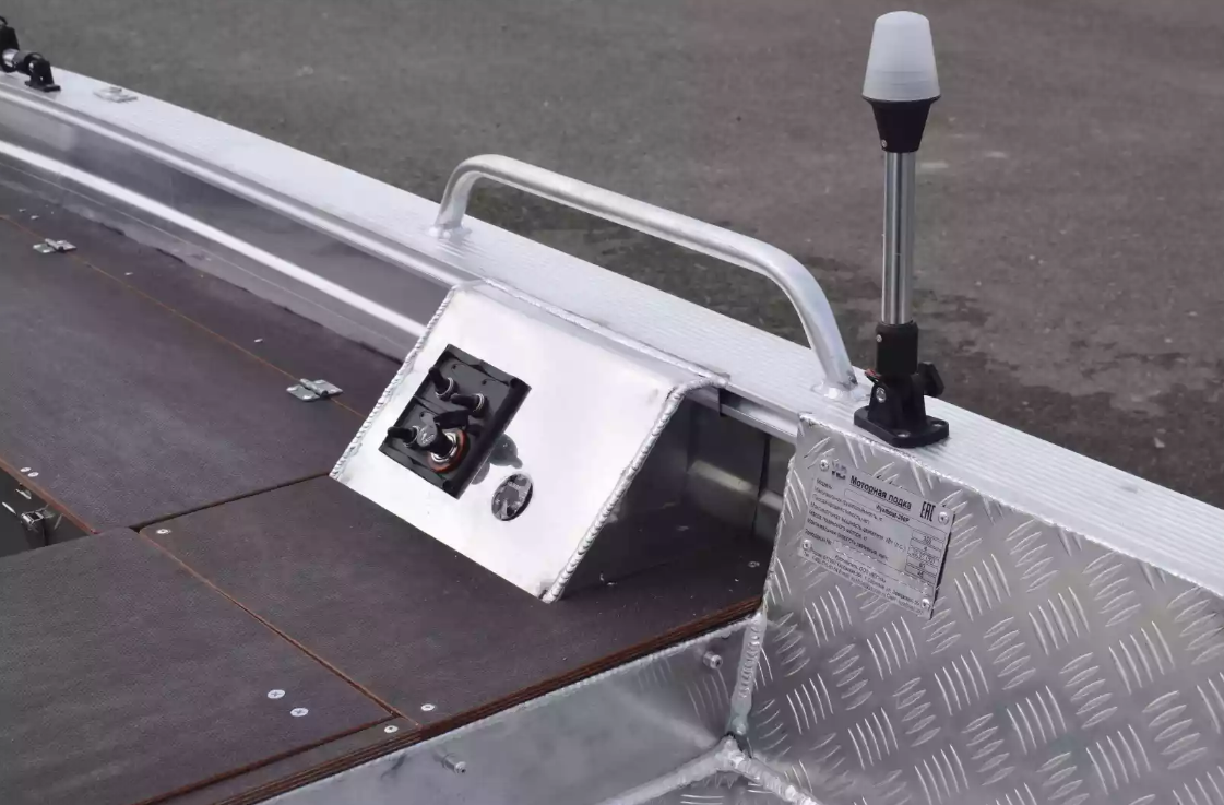 Алюминиевая лодка Wyatboat-390РМ в Костроме