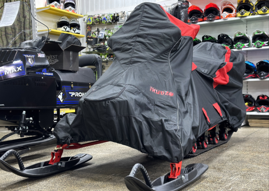 Чехол транспорт. снегохода IKUDZO HUNTER черно-красный Оксфорд ПРЕМИУМ качества с лого IKUDZO в Костроме