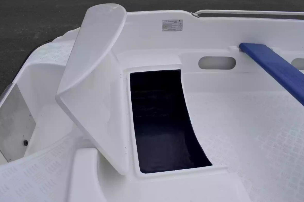 Стеклопластиковая лодка Пингвин New (тримаран) в Костроме