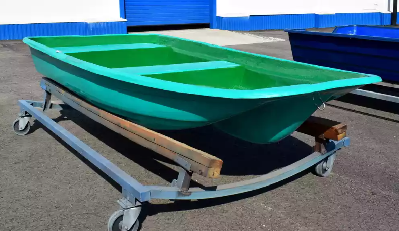 Стеклопластиковая лодка Старт (тримаран) в Костроме