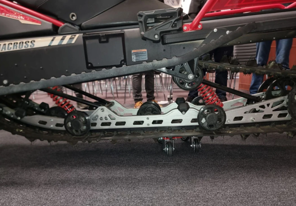 Снегоход AODES Siberiacross 1000 SWT 600mm LCD 6.8 в Костроме