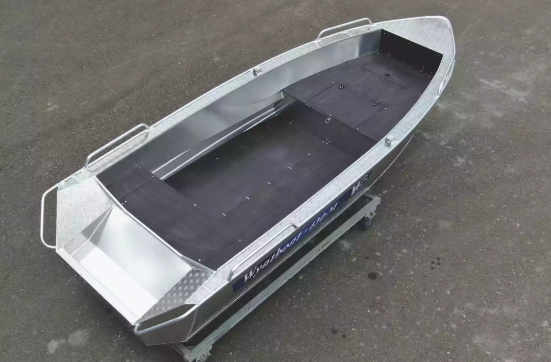 Алюминиевая лодка  Wyatboat-430М FISH в Костроме