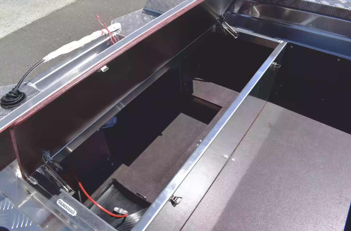 Алюминиевая лодка Wyatboat-390 DCM в Костроме