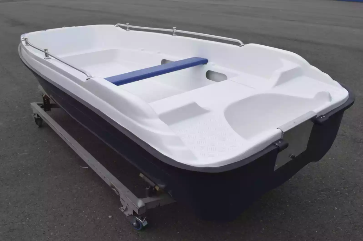 Стеклопластиковая лодка Пингвин New (тримаран) в Костроме