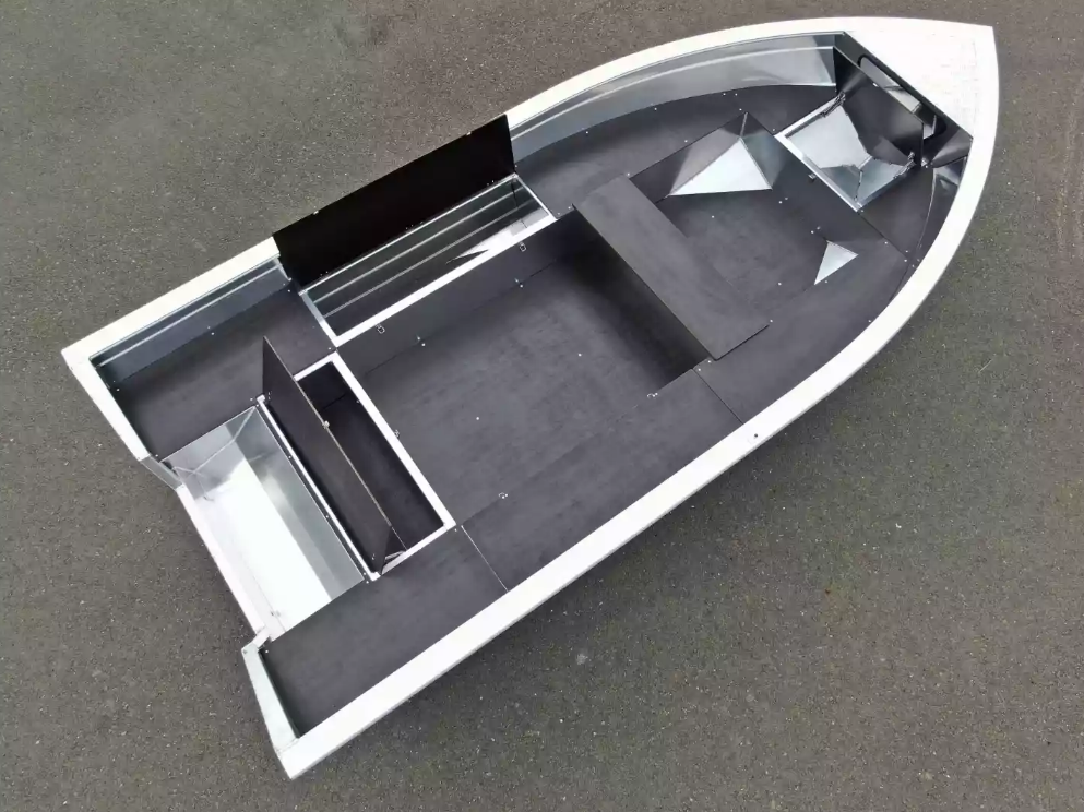 Алюминиевая лодка  Неман-420 в Костроме