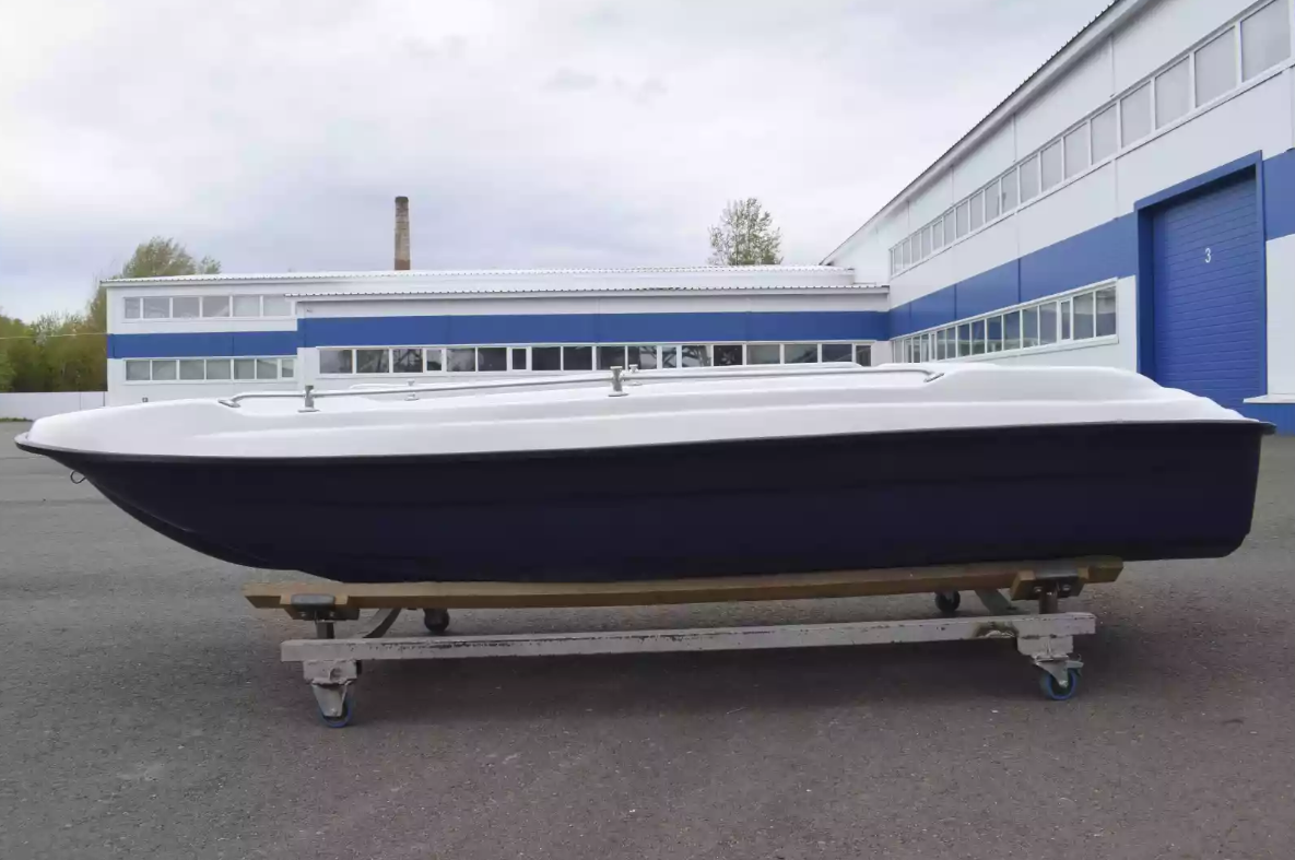 Стеклопластиковая лодка Пингвин New (тримаран) в Костроме